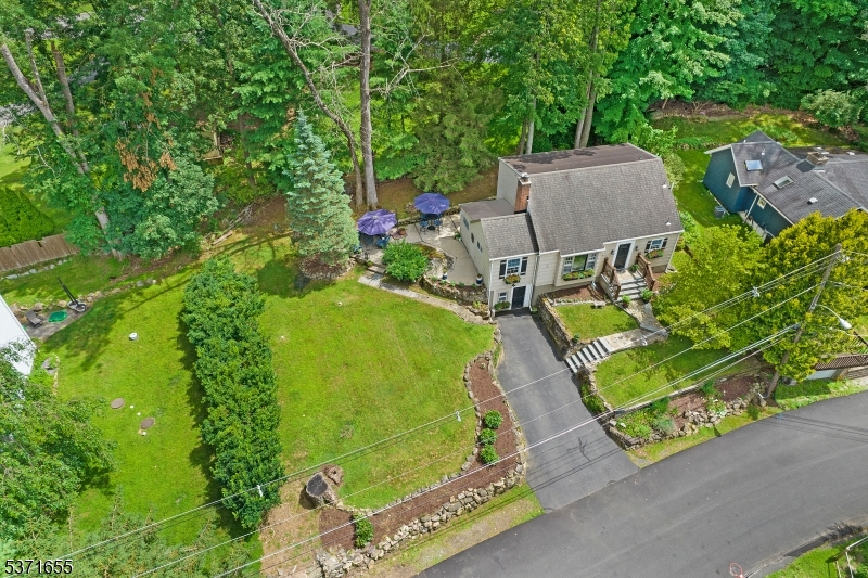 137 Hillside Rd