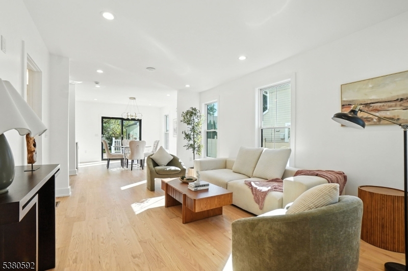 37 Cypress St
