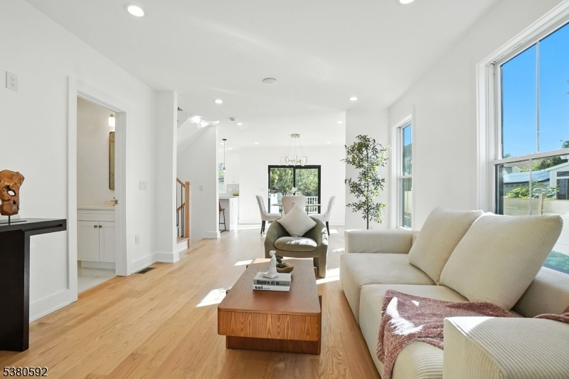 37 Cypress St