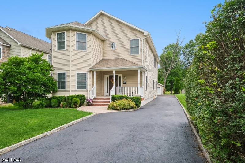 18 Brooklake Rd