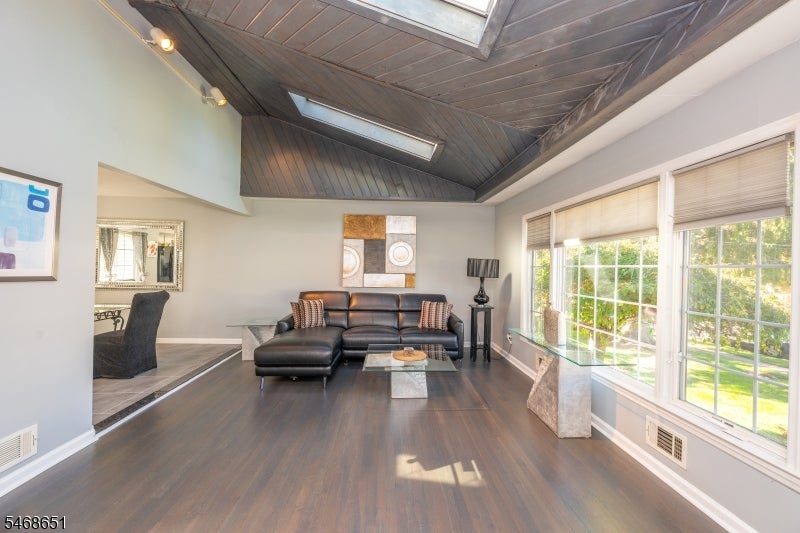 4 Fairmount Rd