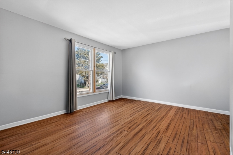 216-218 New St A