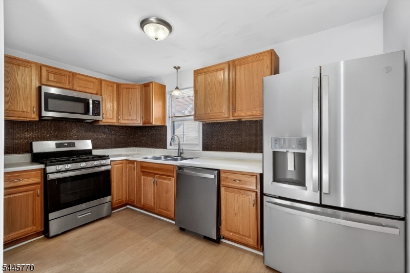 216-218 New St A