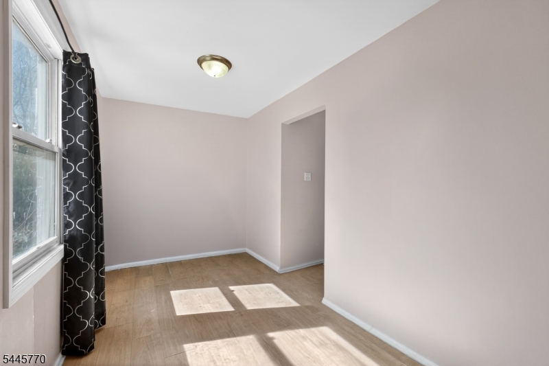 216-218 New St A