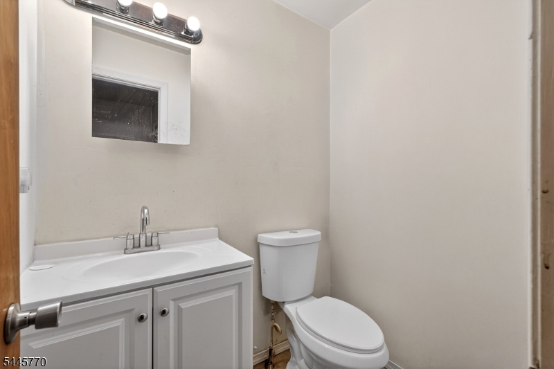 216-218 New St A