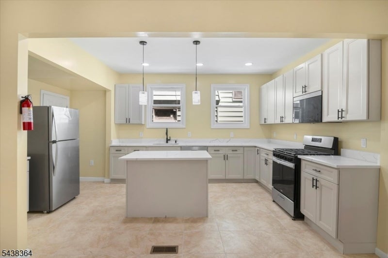 118 Lehigh Ave, Apt 1 1