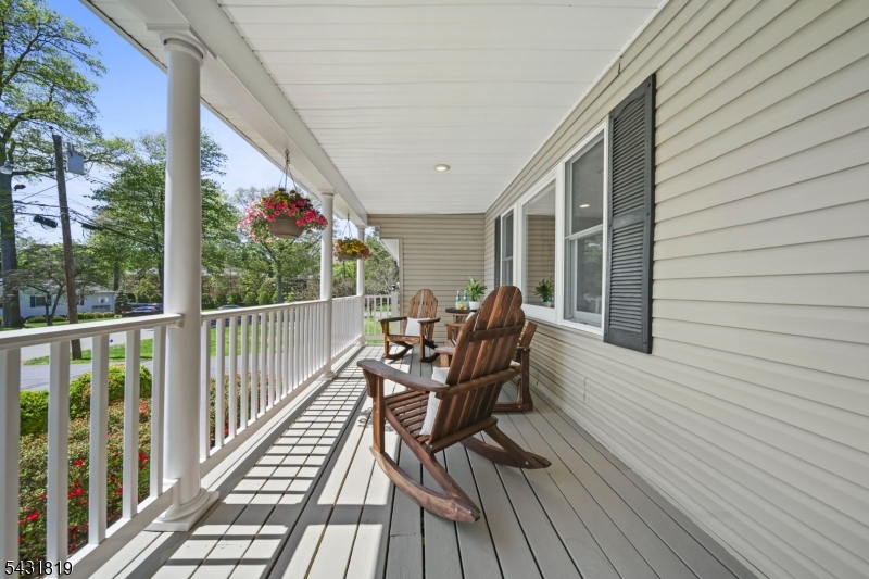 66 Linwood Ave