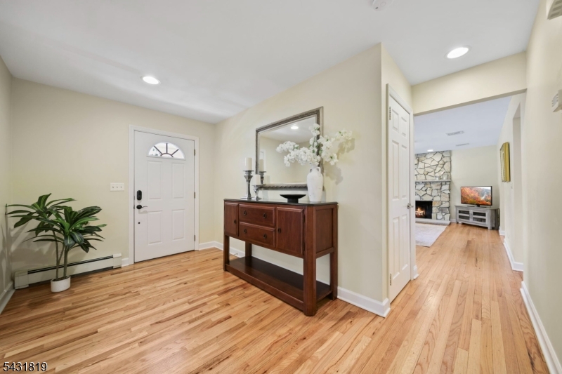 66 Linwood Ave