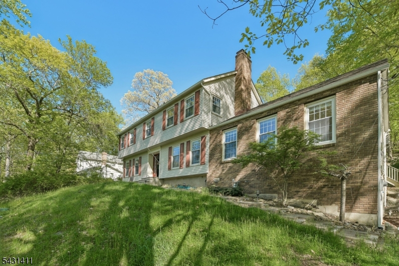 213 Stanhope Rd