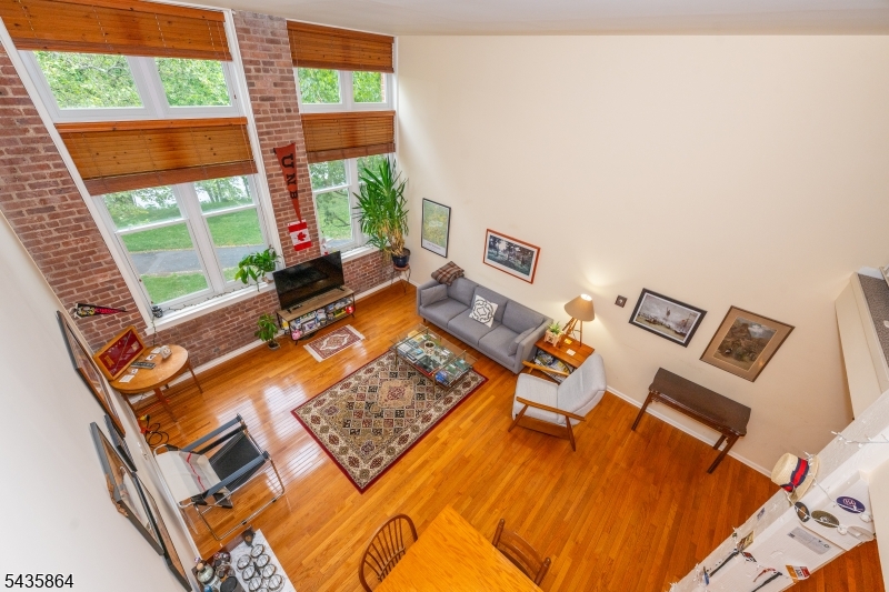 262 Main St 204