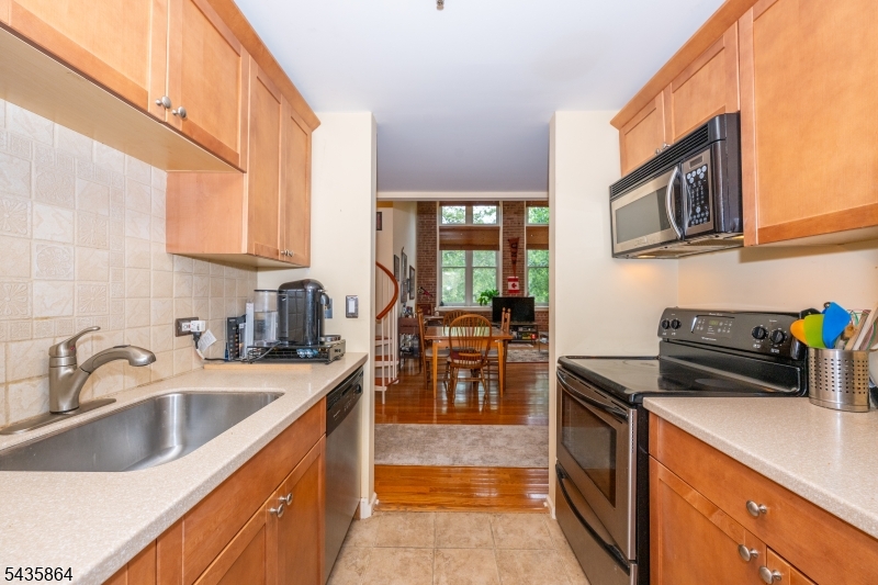 262 Main St 204