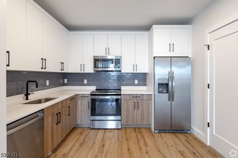 Photo of 67 Summer Ave, Newark, NJ 07104 (MLS # 3995293)