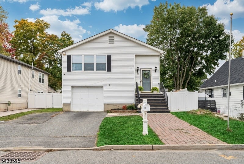 33 Ballston St