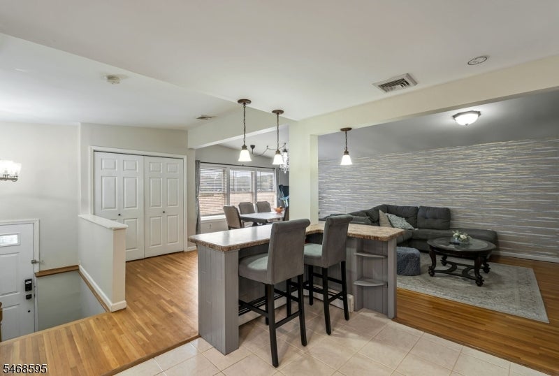 33 Ballston St
