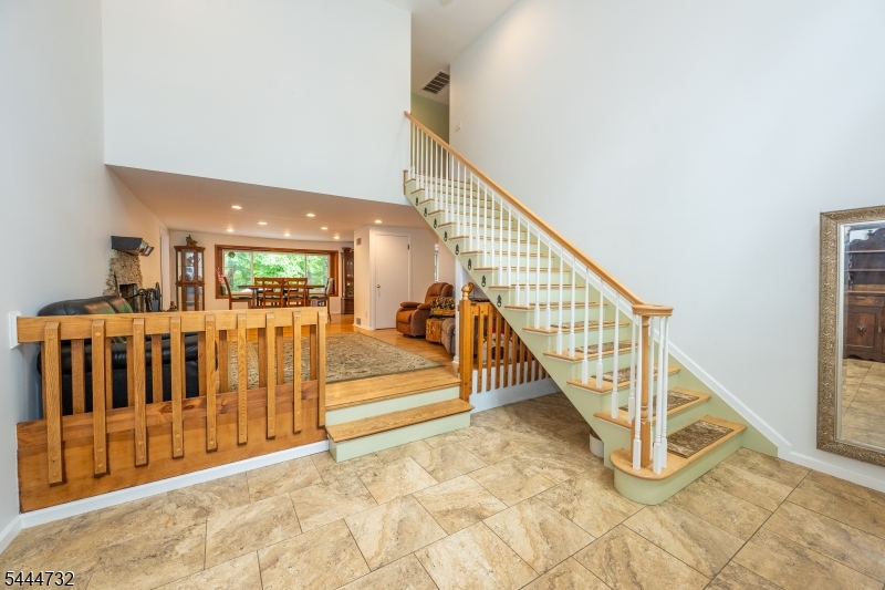 89 Moraine Rd