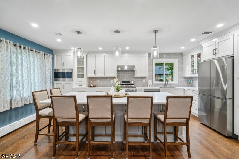 1 Archbridge Ln