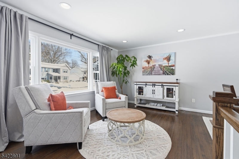 62 Forest Ave