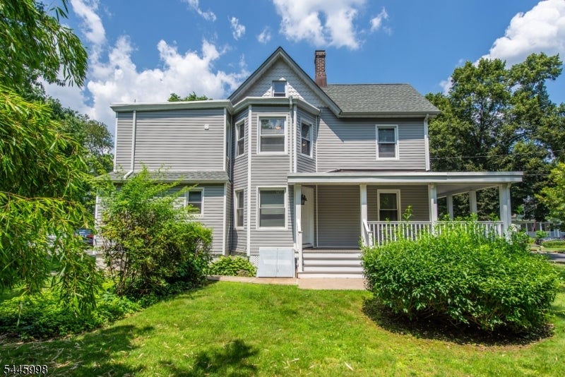 46 Hillside Ave