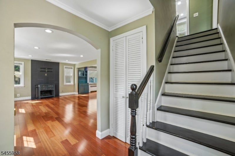 47 W Lawn Rd