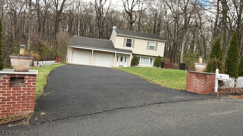22 Karen Rd