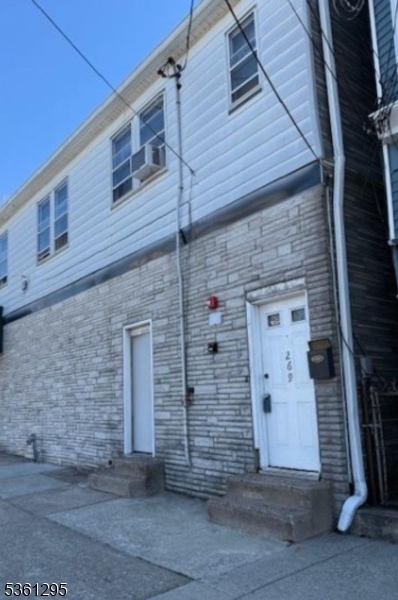 293 Vernon Ave