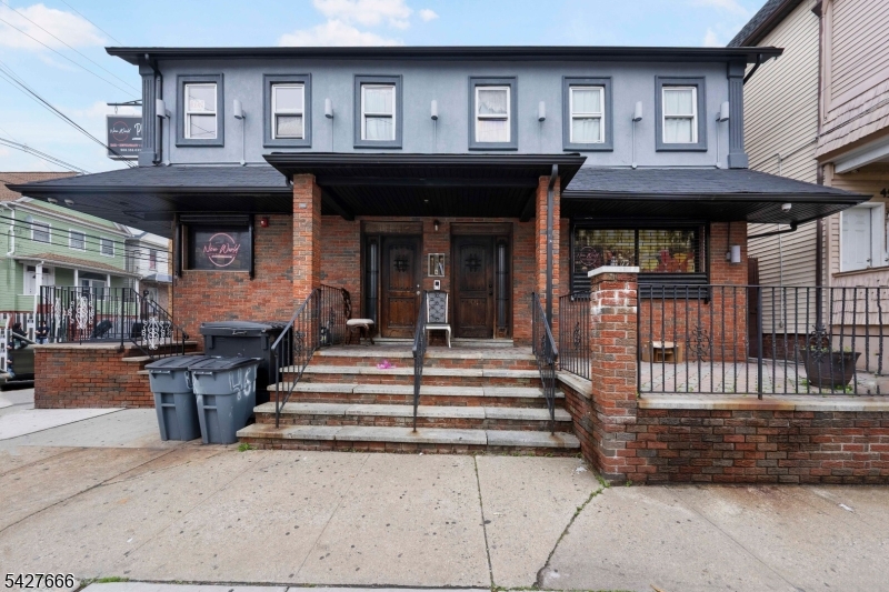 461 Marshall St