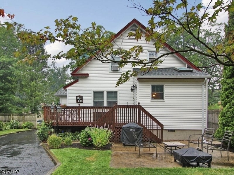 703 MARSHALL PLACE