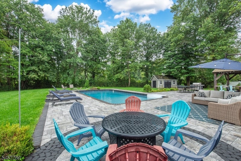 47 Biscay Dr