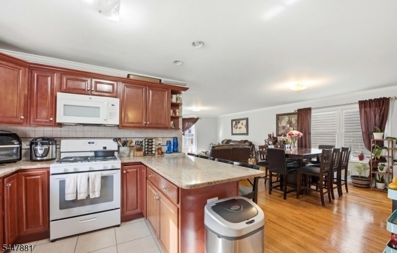 637 Jefferson Ave