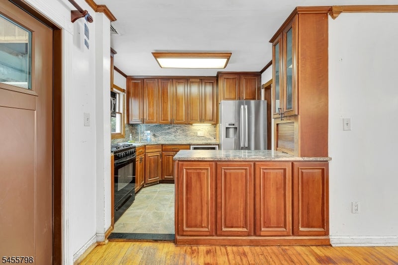 180 Mohawk Dr