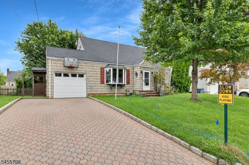 180 Mohawk Dr