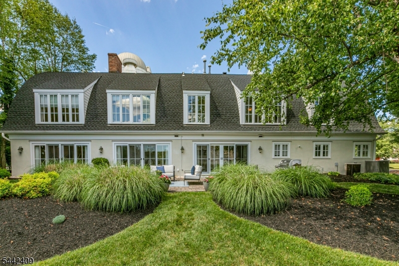 8 Flanders Valley Ct