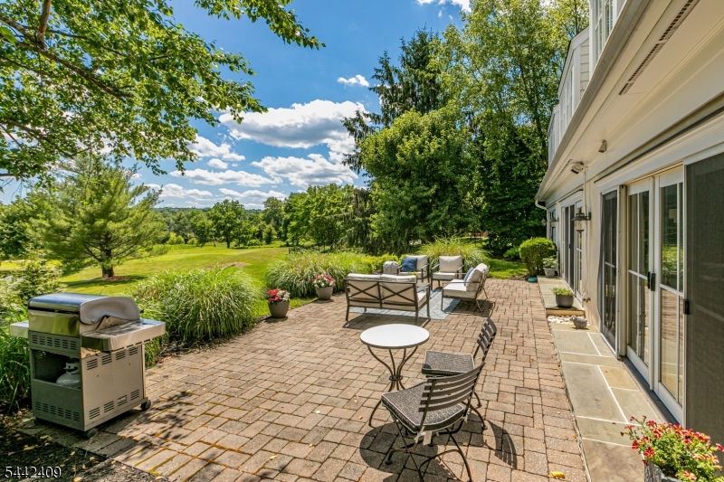 8 Flanders Valley Ct