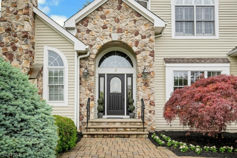 5 Coe Farm Rd