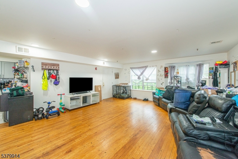 23 Parkway Dr