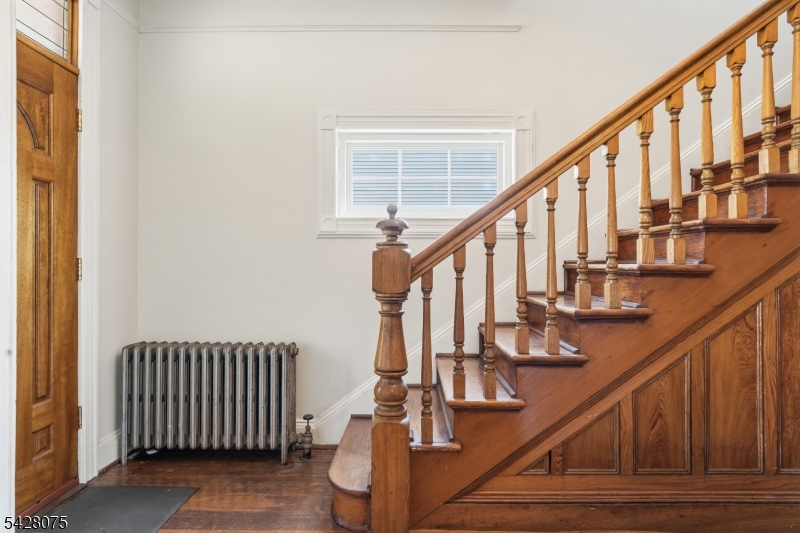 150 W Inman Ave