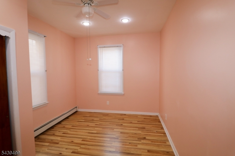 484 Delavan Ave 1