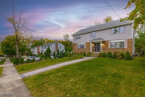 Photo of 41 Roosevelt Ave, North Haledon, NJ 07508 (MLS # 3994434)
