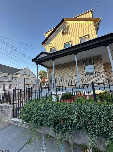 421 Ellison St Paterson City NJ 07501