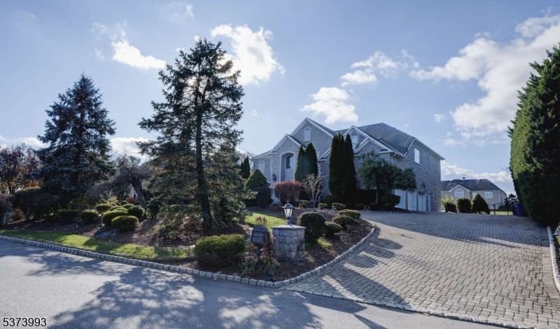 15 Michelle Way