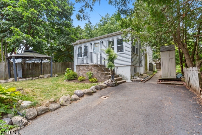 1 Highland Ave