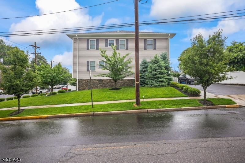 55 Watchung Ave