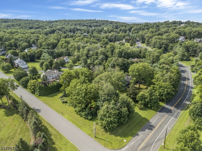 24 Liberty Corner Rd