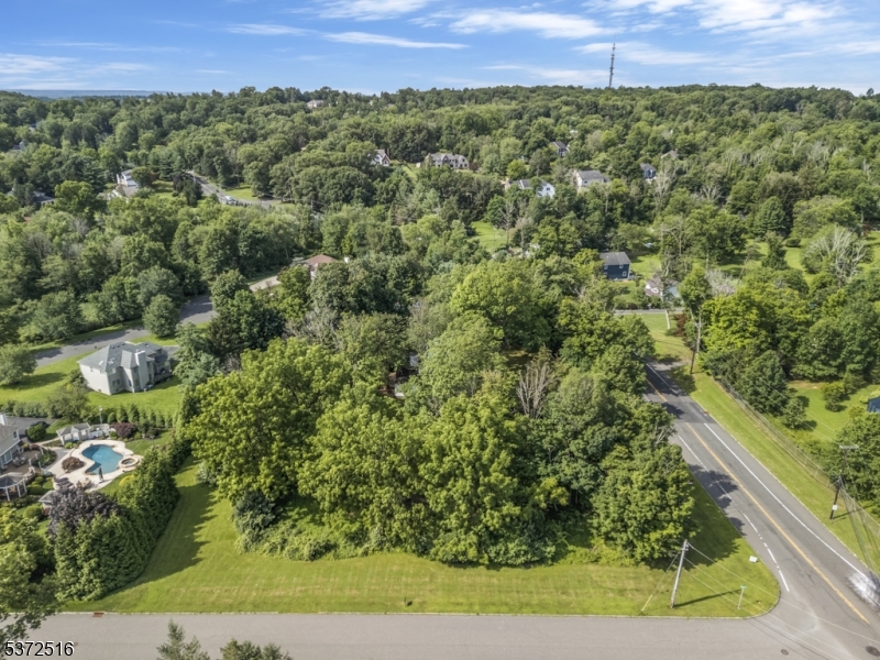 24 Liberty Corner Rd