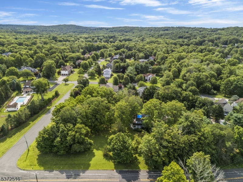 24 Liberty Corner Rd