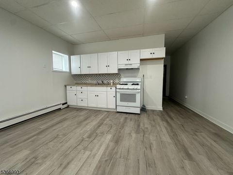 52-54 Stuyvesant Ave Lyndhurst Twp. NJ 07071