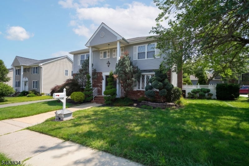 100 Howell Ave
