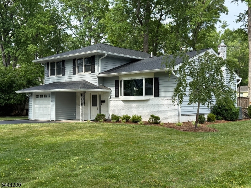 67 Tudor Ln