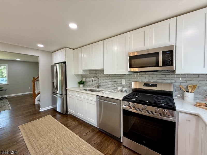 67 Tudor Ln