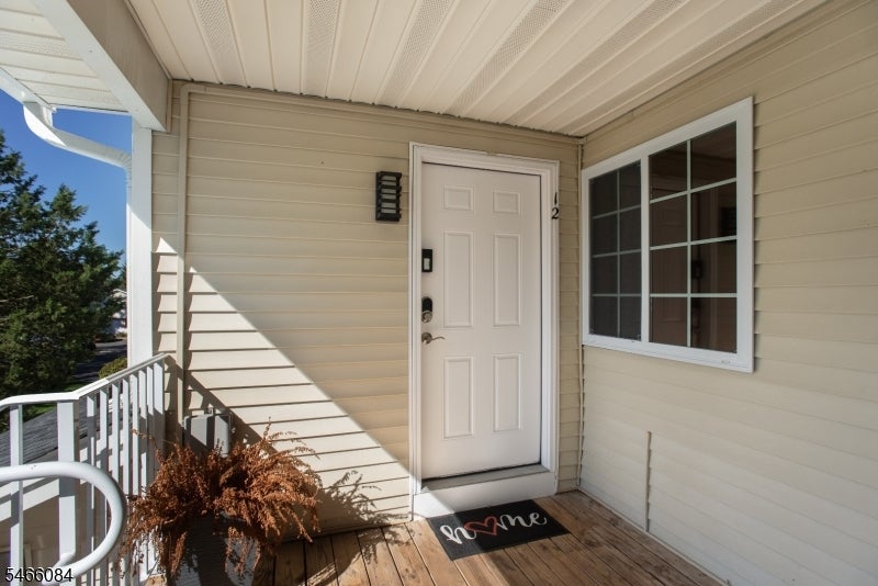 12 Cortland Ln